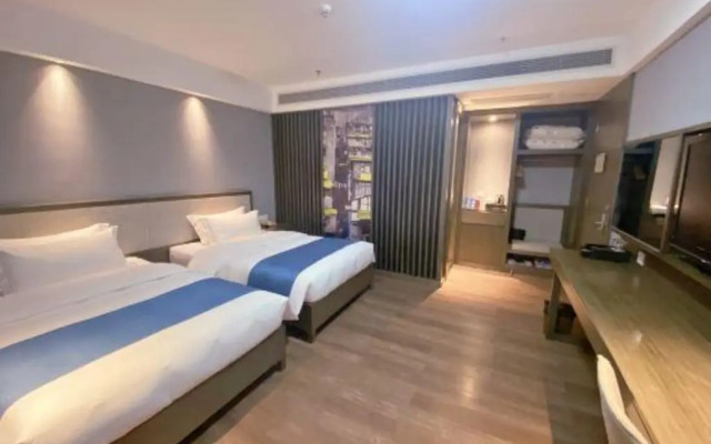 Rezen Kingtown Hotel (Chongqing Xinpaifang)
