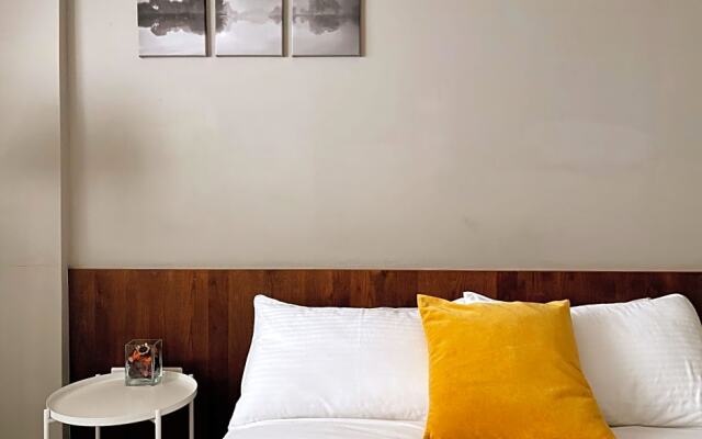 Simple Life Room