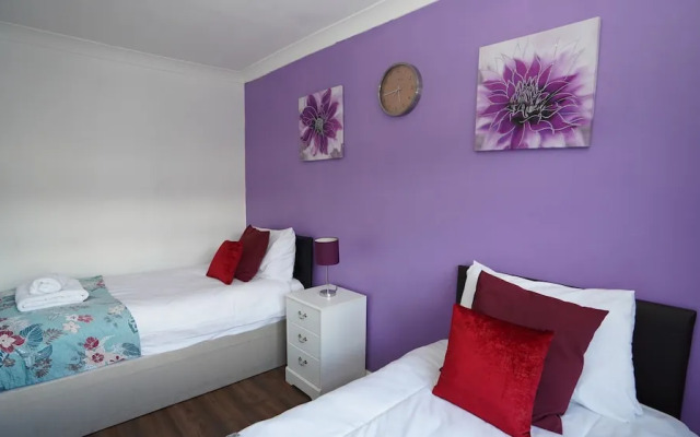 Spacious 3BR House Sleeps 6