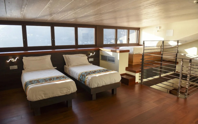 Luxury Como Lake Apartment