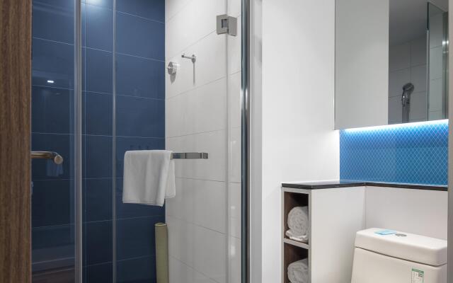 Holiday Inn Express Shanghai Tourism Zone