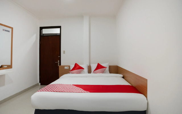 Super OYO 3209 Hegarbudhi Residence