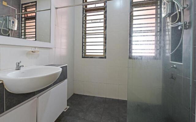 OYO Home 90532 Casa Azlinda Muslim Homestay Ii