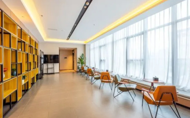 Campanile Hotel (Lanzhou Laojie West Railway Station Yellow River Building Hotel) – Business – Lanzhou