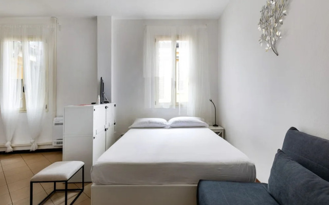White Leaves Studio by Wonderful Italy