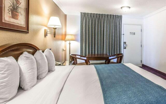 Quality Inn Hemet - San Jacinto