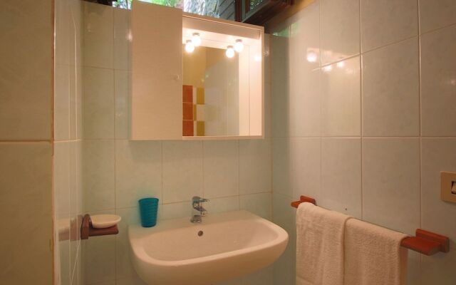 A Quaint Farmhouse in Paciano with Swimming Pool