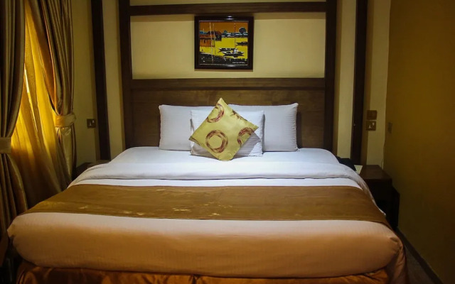 Banex Hotel and Suites