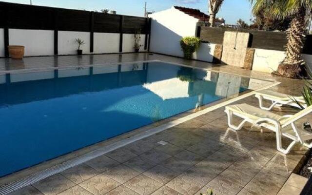 Beautiful 5 bed Villa with Pool