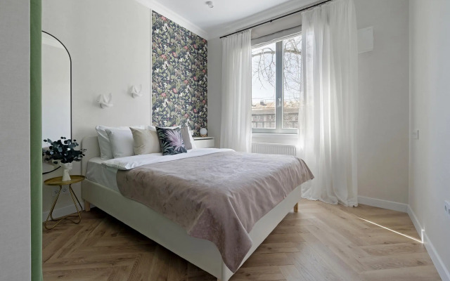 С.утками на улице Благодатной