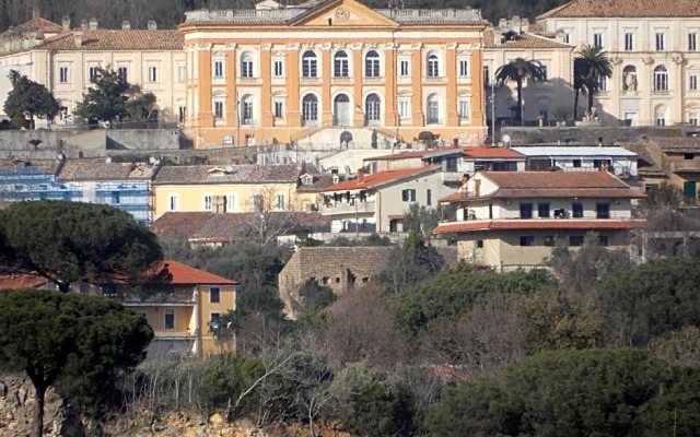 Caserta Royale Apartment