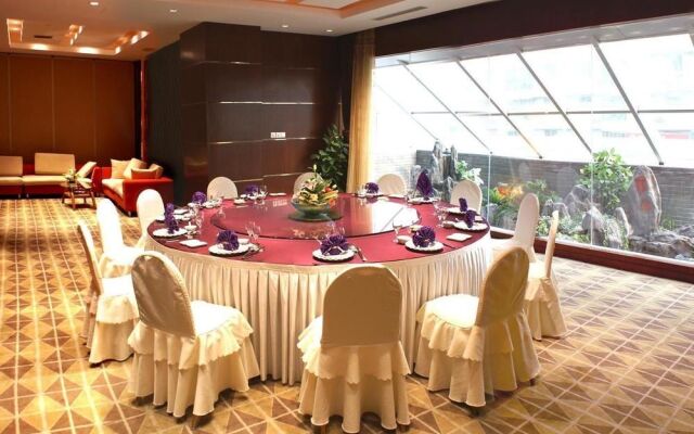 Dynasty Hotel