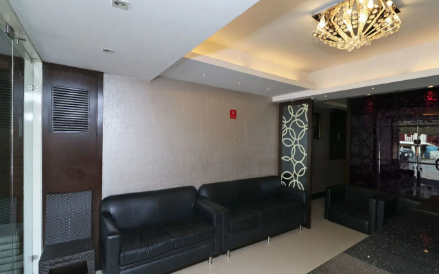 OYO 12860 Hotel Red Leaf