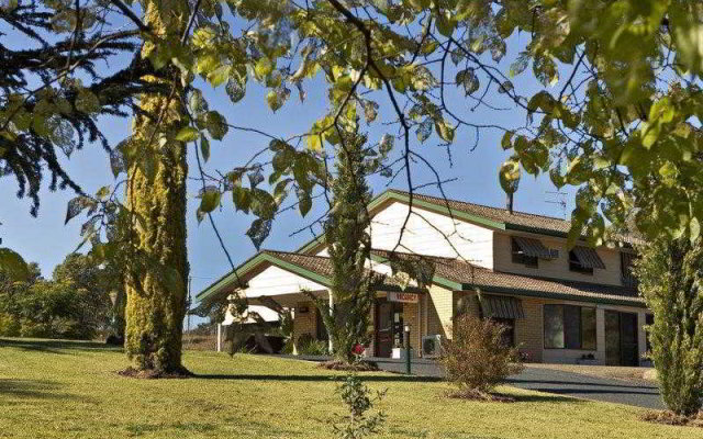 Hilltops Retreat Motor Inn