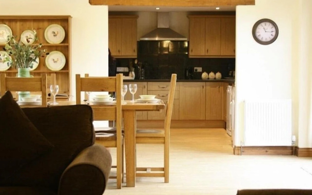 Tithe Barn, Lyneham