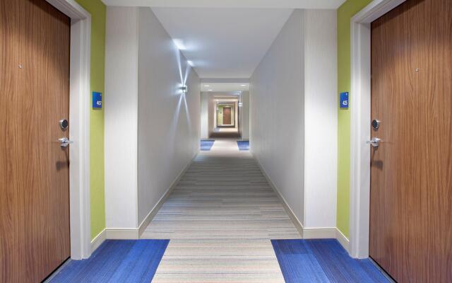 Holiday Inn Express & Suites Austin Downtown - University by IHG