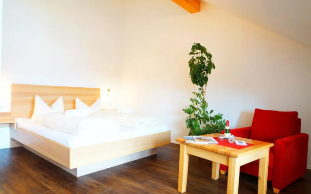 Seehotel und Appartements Schnöller