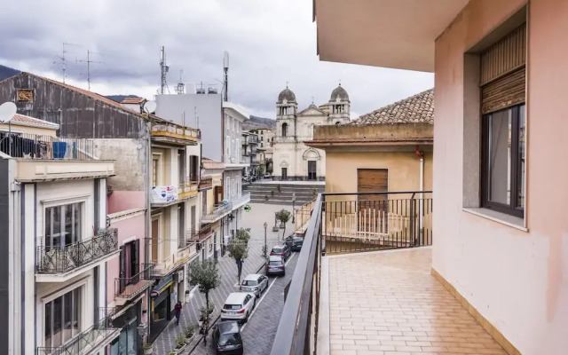 Zafferana Apartment with Balcony