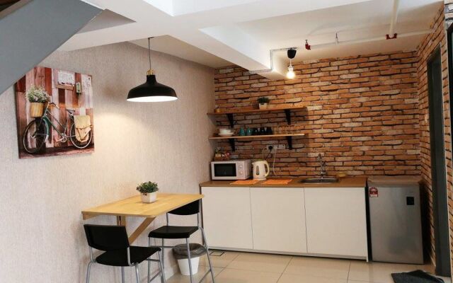 Chrisenbel Suites - Pinnacle PJ
