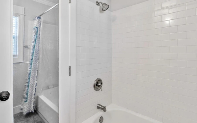 2 bedroom, Georgia Avenue