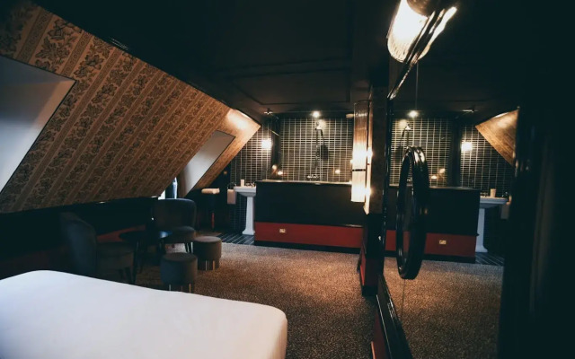 La Mondaine