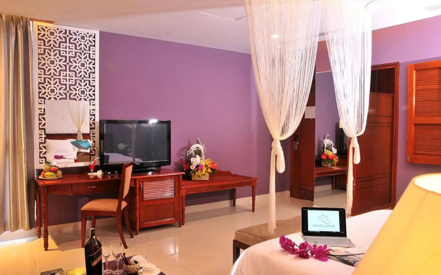 White Lotus Hotel Saigon