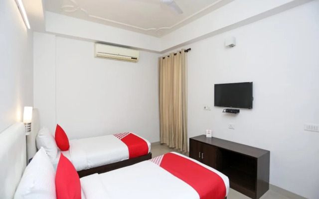 Hotel Azad Square by Oyo Rooms