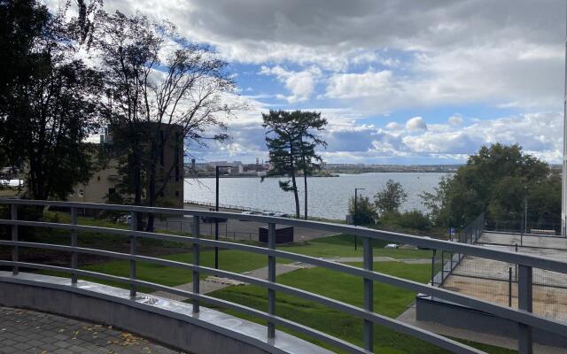 4 Ugla (Четыре угла) на Максима Горького 149