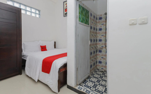 RedDoorz Syariah near Universitas Jember