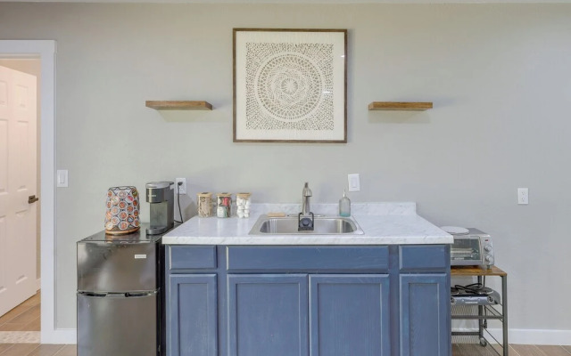 Pet-Friendly Temple Guest Suite!