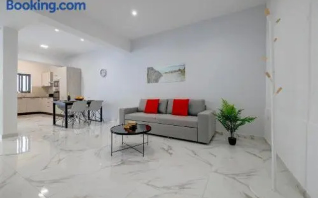 Unbeatable Location 2 Bedroom With Terrace