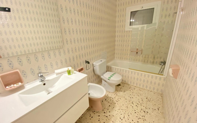 Agi Avenida Apartments