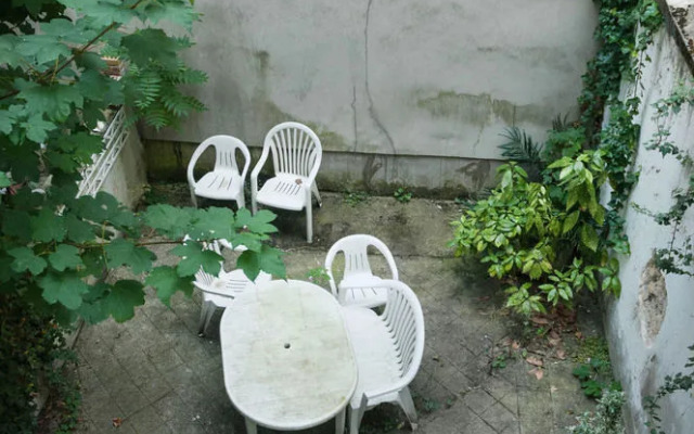 Studios Paris Bed & Breakfast - Le Jardin de Montmartre