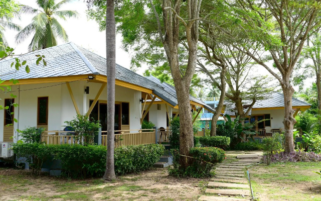 Saphli Villa Beach Resort