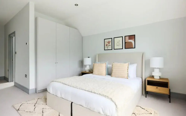 The Putney Sanctum - Beckoning 2bdr Flat With Balcony