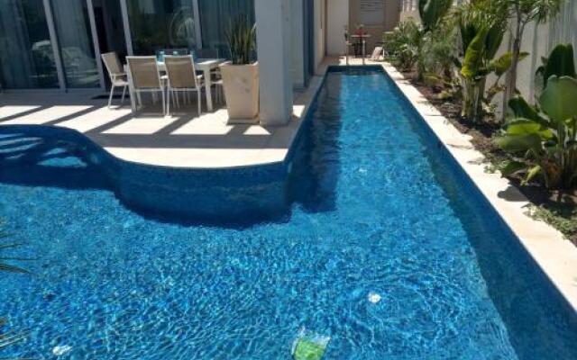 Turquoise Apartment with Pool