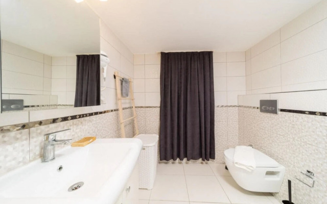Missafir Exquisite Flat Near Hadrian s Gate