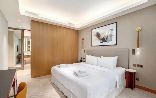 Posh 2 BR in Address Opera Mall Access