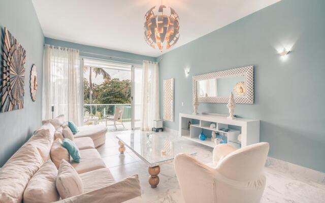 Playa Bonita Lavish Apartment at Lake View 42B