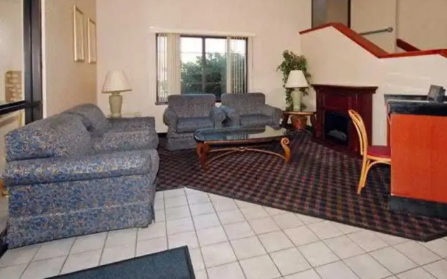 Days Inn Flint / Bishop International Airport