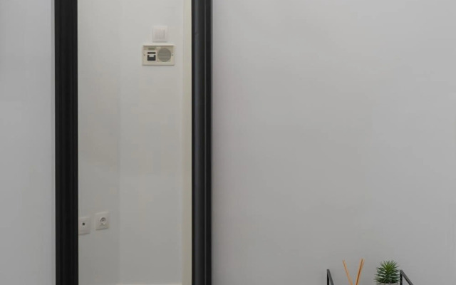 Cozy 2bd apt. 1 min from sea