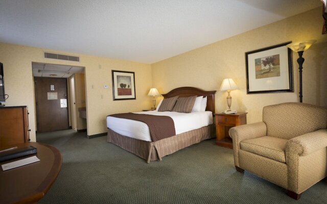 Red Lion Hotel Vancouver at the Quay