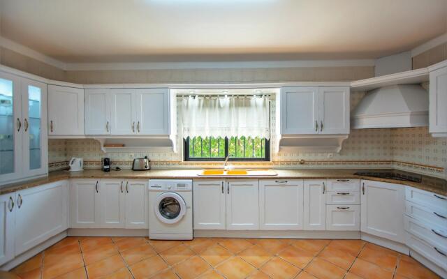 Villa Miracampo by Portucasa