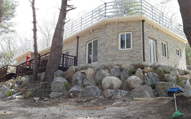 Pocheon Cloud Healing Valley Pension