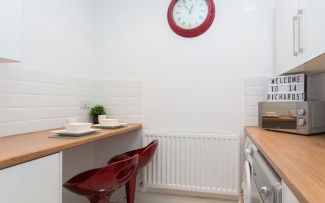 Town House @ Minshull New Road