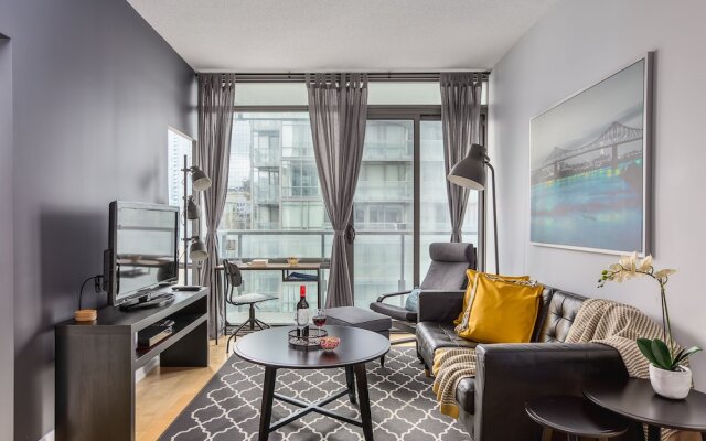 Quickstay - Luxurious 2-Bedroom Condo, Heart Of Toronto