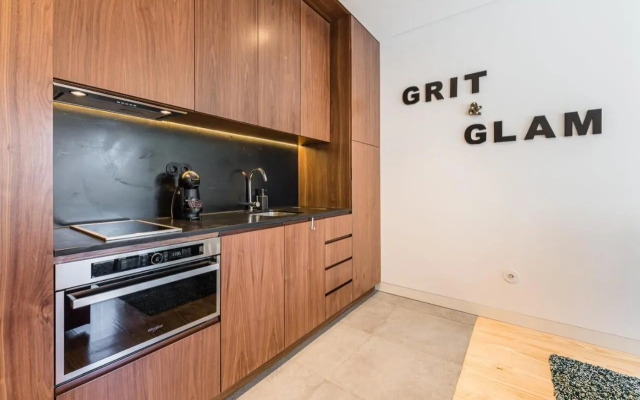 Guestready - Grit & Glam