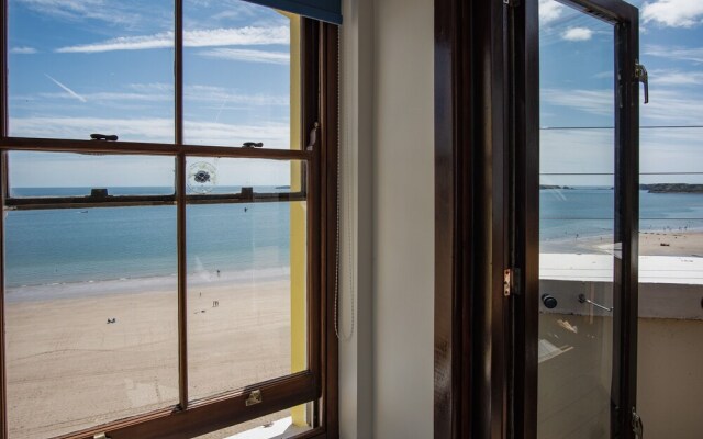 The Nest - 1 Bedroom Apartment - Tenby