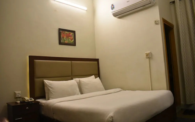 Pearl City Hotel