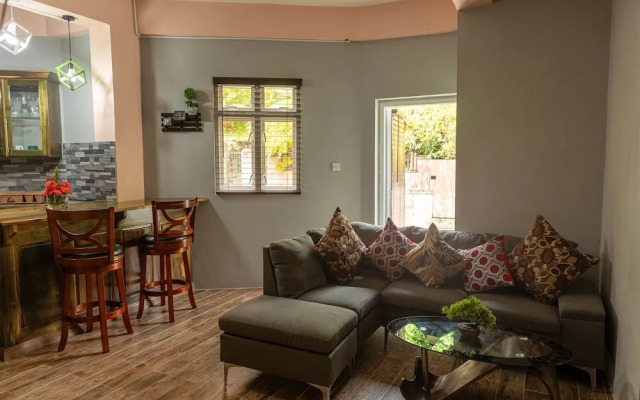 Topaz Apartment Villa - Mountain View